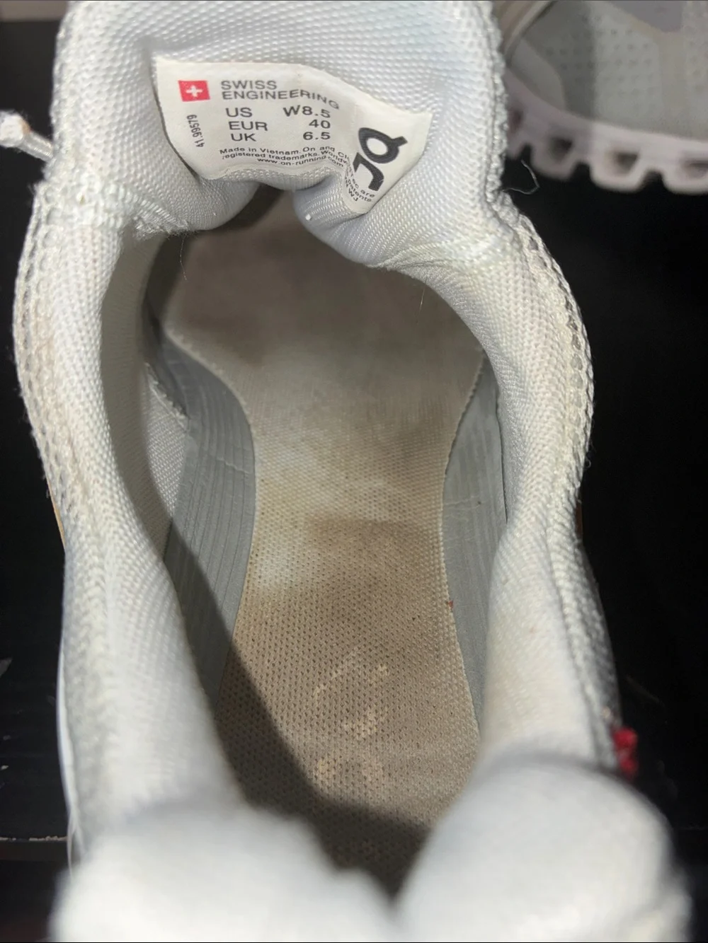 On Running sole lace sleek